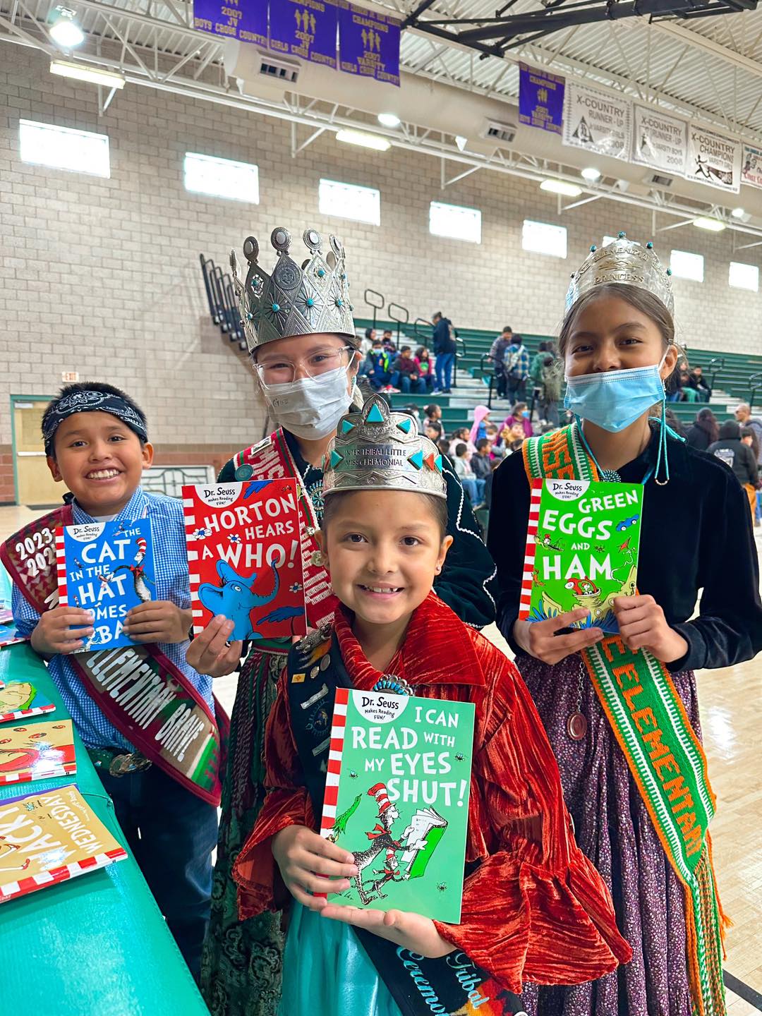 Miss Navajo Amy Begaye visits Tuba City, Fort Wingate schools NavajoHopi Observer Navajo