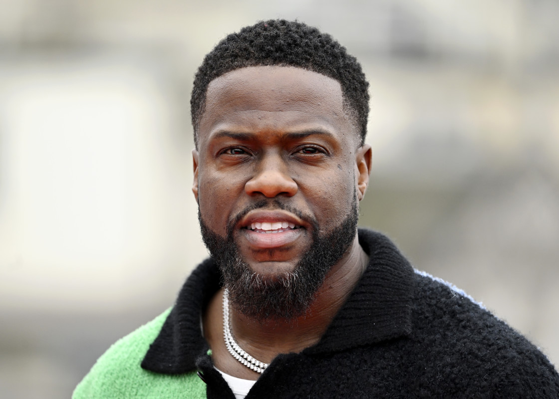 Kevin Hart Poses for Rare Photo With All 4 Children and Wife Eniko