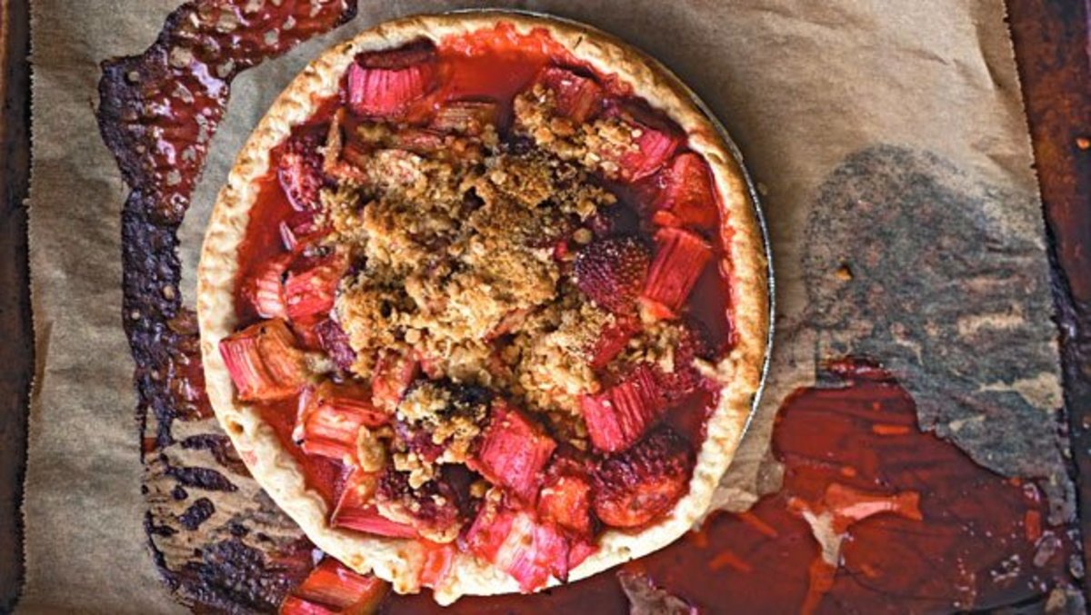52 MustTry Rhubarb Recipes for Dessert, Dinner & Drinks The Daily