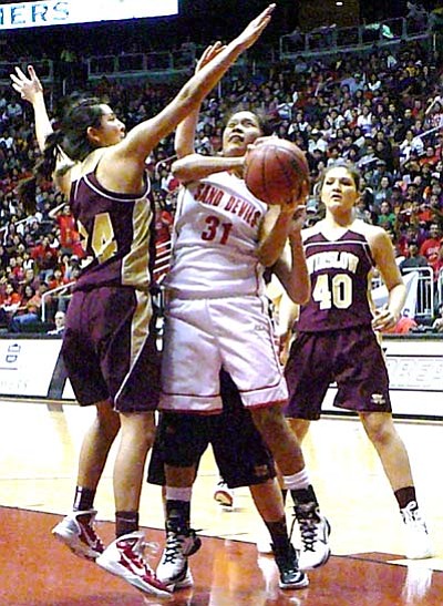 Girls Sate Championships, Page vs. Winslow (36)
